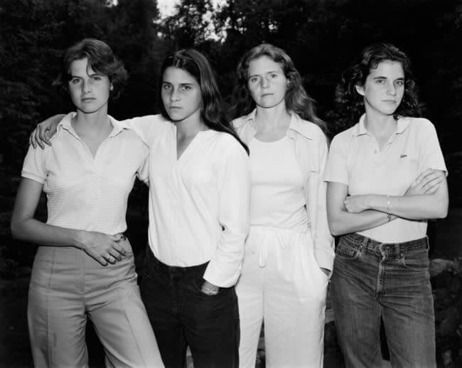 4 Sisters Took The Same Picture For 40 Years And The Change Overtime Is Beautiful