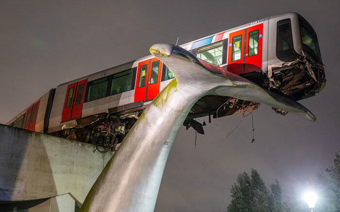 Whale Statues to the Rescue